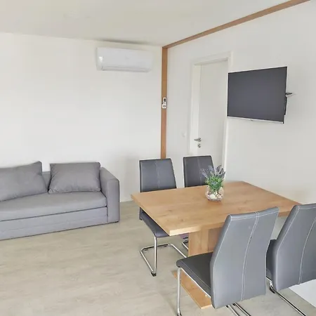 Modern Family House Lucia With Big Garden Feriehus